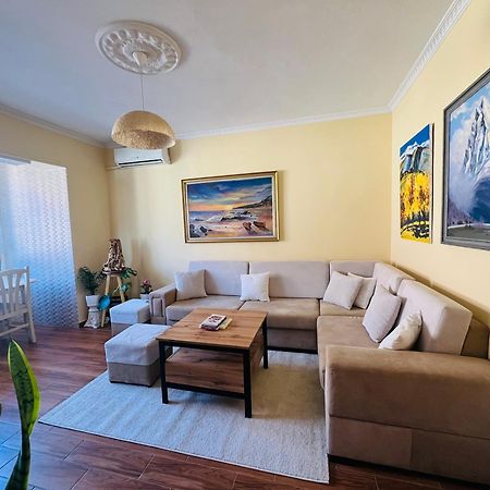 Cozy Central Apartment Tirana Exterior foto