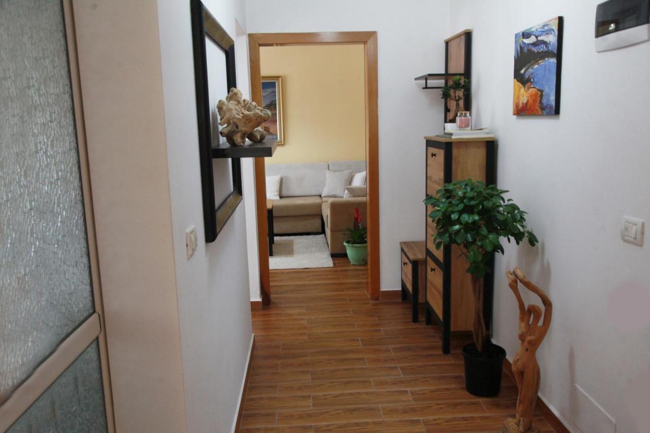 Cozy Central Apartment Tirana Exterior foto